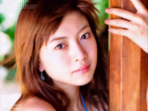 组图:日本性感女歌手片濑那奈