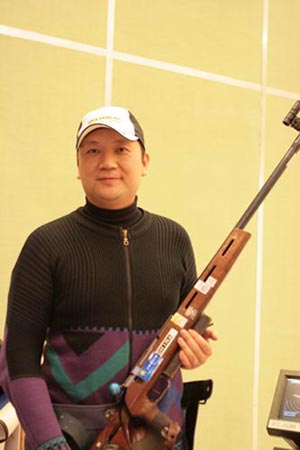 综合体育 射击 射击动态 2007射击亚锦赛 精彩图片 贾占波夺冠(责任