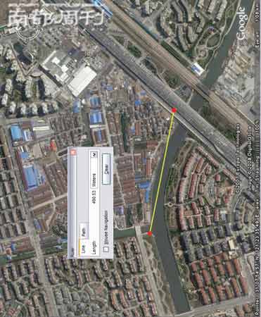 图中白线为GOOGlE地图上显示从平阳绿家园到沪闵高架桥的直线距离。