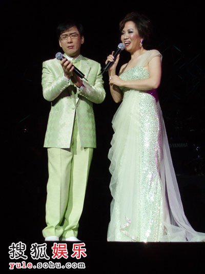 李茂山林淑容20年后再同台 大马演唱会浪漫求婚