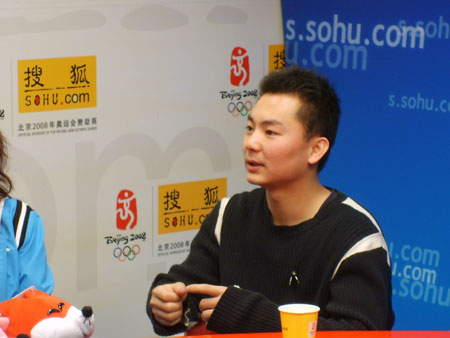 图文：《奥运来了》主持人做客搜狐 朱世松做客