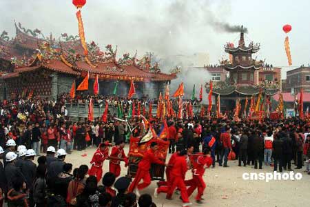 2月10日中午,厦门市同安区西柯镇吕厝村四年一次民间民俗盛事-迎"王