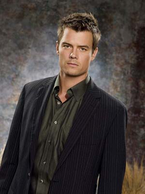 ʲ-Ź (Josh Duhamel)