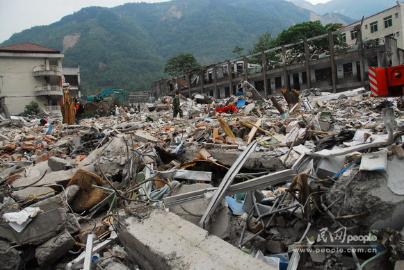 0级大地震 四川地震消息 总有一种力量让人泪流满面.