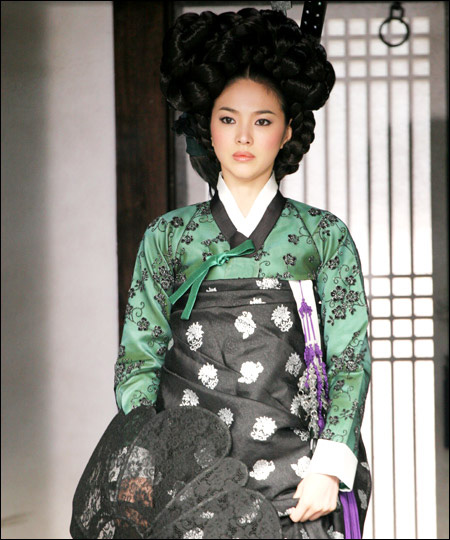 组图:韩国女星绝美古装造型 比比谁更美?