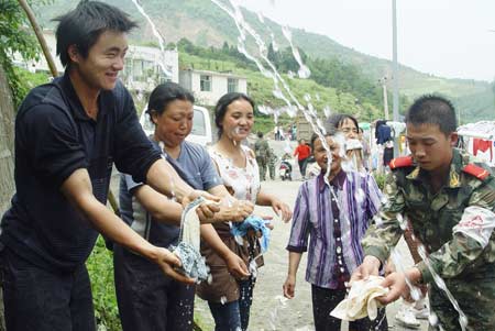 陈本善草药排队图片图片