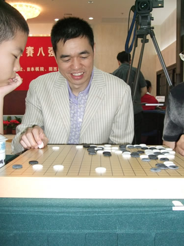 马晓春评棋:李世石下得太贪 攻击不成反被屠龙