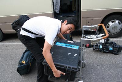 6月26日，韩国MBC电视台的记者抵达朝鲜首都平壤顺安国际机场。