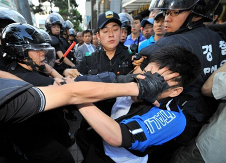 朝鲜防暴警察图片