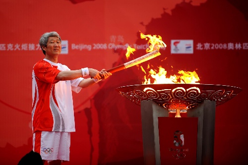 点燃奥运圣火图片