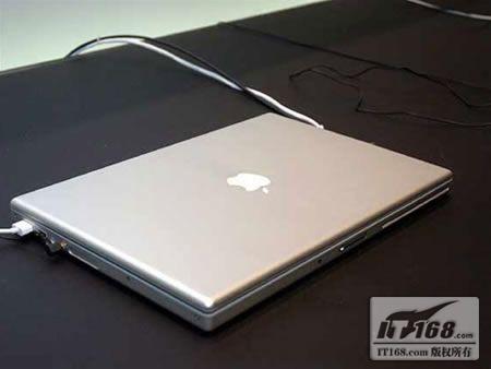 MacBook (MA896CH/A)