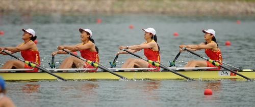 女子赛艇四人双桨图片