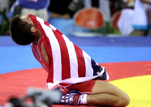 (北京奥运)(3)摔跤——男子自由式55公斤级:美国选手亨利·塞胡多夺得