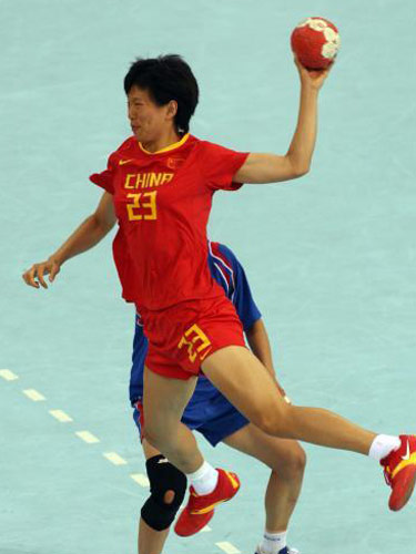 图文：女手1/4决赛中国负韩国 跃起进攻