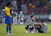 图文：女足美国队夺冠 巴西队球员在赛后伤心