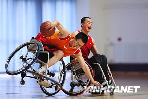 随着北京残奥会的临近,中国最优秀残疾人运动员纷纷集聚到这里,开始朝