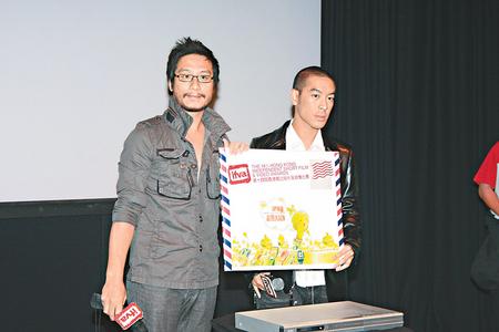 麦浚龙和导演彭顺昨日为“独立短片及录像比赛”担任评判。