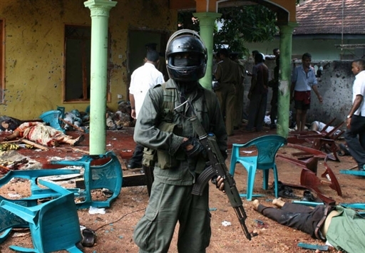 斯里兰卡发生自杀式爆炸至少27人死亡(组图)