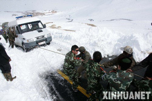 西藏那曲地区紧急部署防抗雪灾(图)