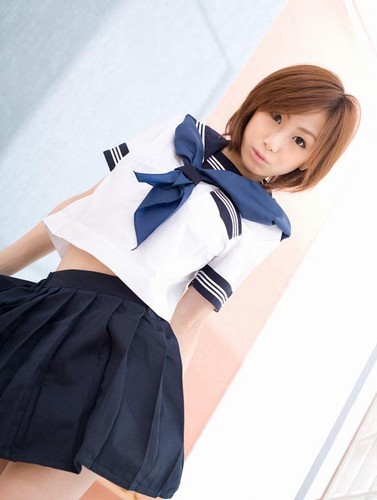 日本美女高中生南瑞彩制服写真