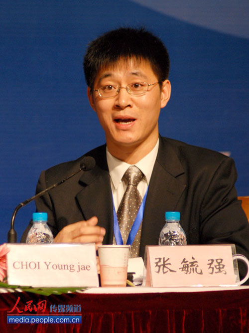 中国传媒大学外国语学院副教授张毓强发表评论图
