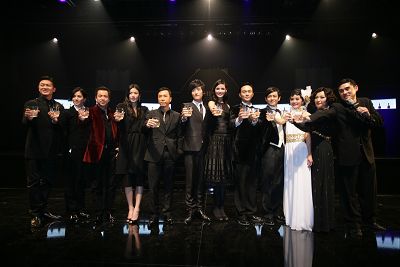 眾明星慶賀《騎士星光》演出成功