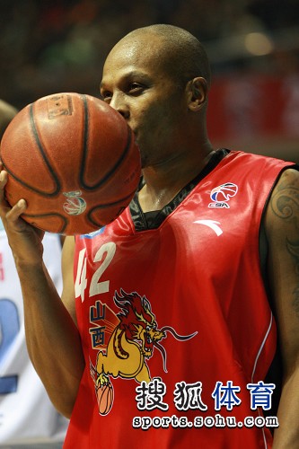 威尔斯篮球运动员图片