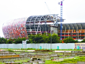 正在兴建中的“足球城”，2010年世界杯开幕式将在这里举行。