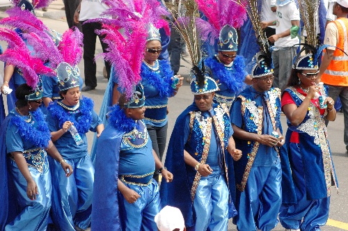 图文:尼日利亚举行卡拉巴尔街头狂欢节