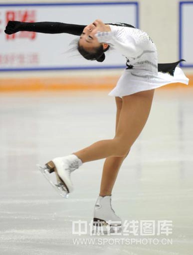 组图:全运会花滑预赛女单 王雪涵可爱曹玥精灵