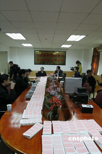 广铁警方打掉近年来最大一起制贩假票案