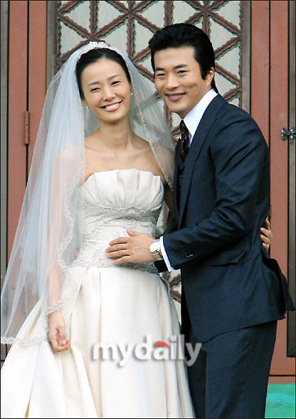 韩国演员权相宇的老婆图片