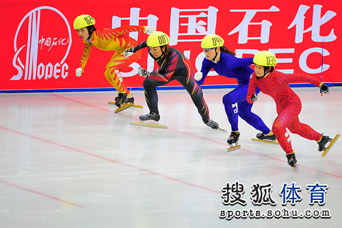 组图:全运会女子短道1500米预赛 王蒙领衔亮相