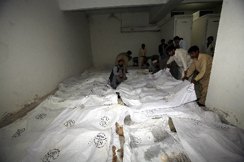 图:巴基斯坦偷渡集装箱内发现50具尸体