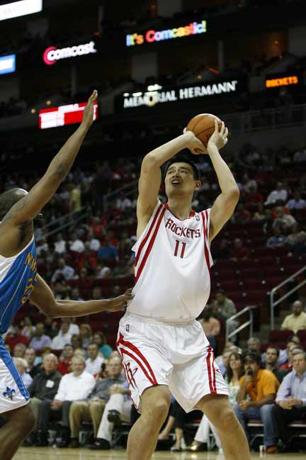 nba組圖:姚明霸氣寫臉上 洛瑞突破氣歪保羅嘴