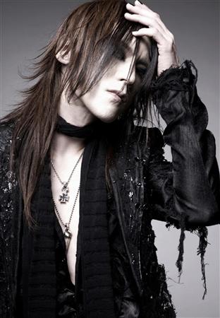 SUGIZO