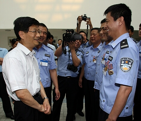 國務委員,公安部黨委書記,部長孟建柱與天津公安基層民警親切交談.