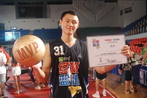 山大男篮队长勇夺mvp 过关斩将舍我弃谁(组图)