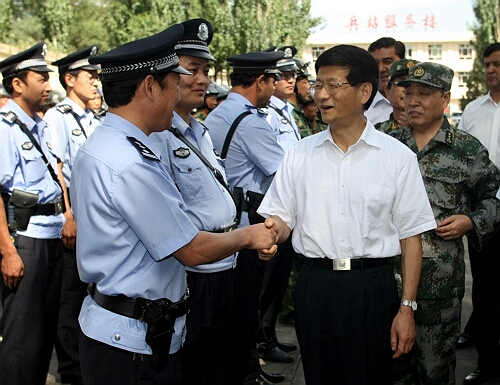 7月14日國務委員,公安部部長孟建柱在新疆阿克蘇地區看望慰問奮戰在