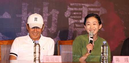 片中演员(左起)徐帆,陈道明,陈瑾