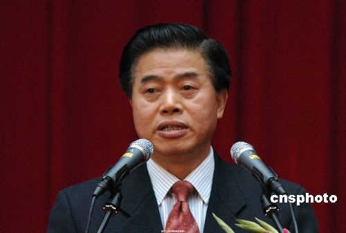 黄华华提出广东要建立适度普惠型社会福利制度