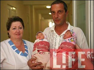 阿布哈兹孕妇产双胞胎 取名普京梅德韦杰夫(图)