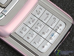 智能手机老来俏 粉色诺基亚E65低价登场 