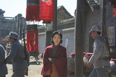 9月13日,由陈宝国,张龄心等实力派演员主演的大型谍战剧《勇者无敌》 