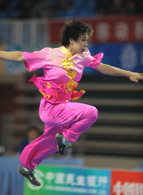 圖文:全運會武術女子長拳 劉曉蕾在比賽中