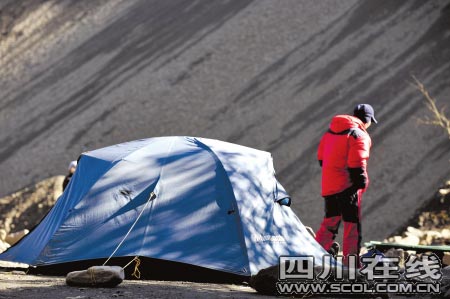 匈牙利登山者留下的帐篷