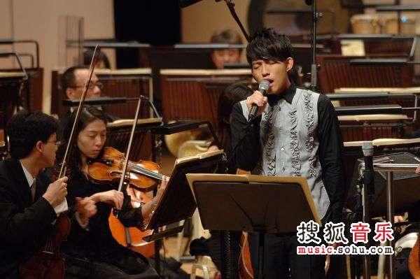 林宥嘉与台湾爱乐乐团合作演绎经典歌曲