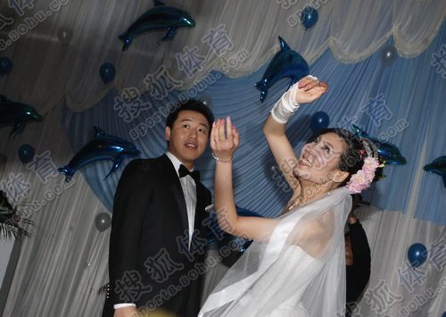 实拍庞伟杜丽隆重婚礼图片