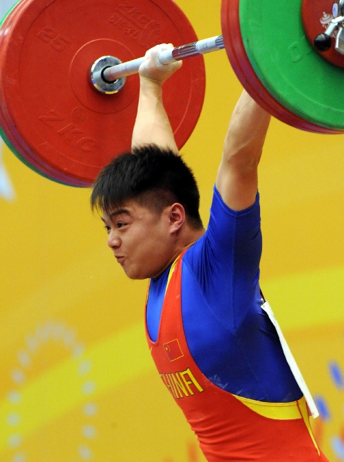 图文:龙清泉男子56公斤级冠军 龙清泉发型可爱
