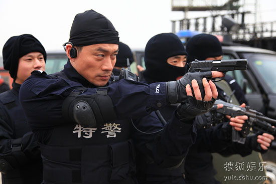 丁海峰演的退役武警图片